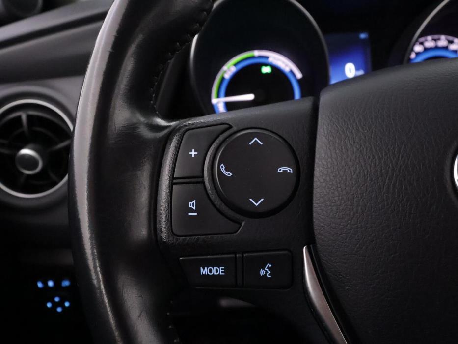 TOYOTA AURIS 2018