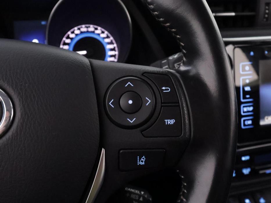 TOYOTA AURIS 2018