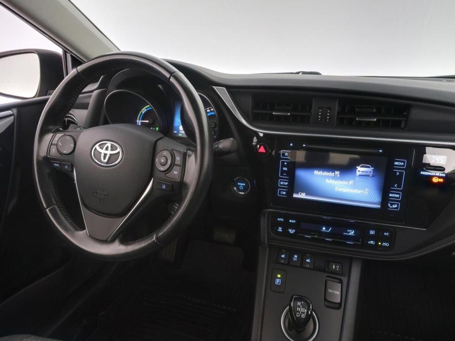 TOYOTA AURIS 2018