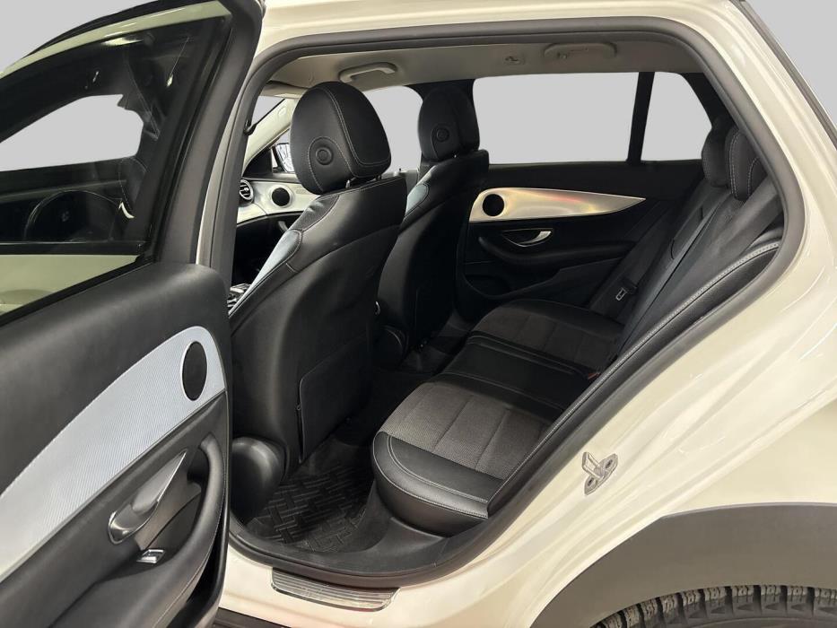 MERCEDES-BENZ E 2019