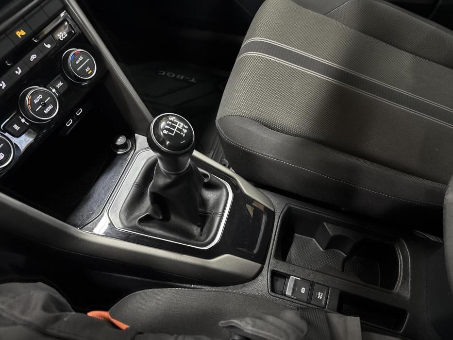 VOLKSWAGEN T-Roc 2022