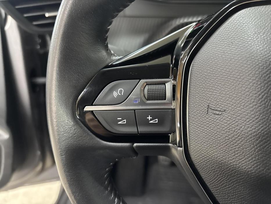 PEUGEOT 208 2022