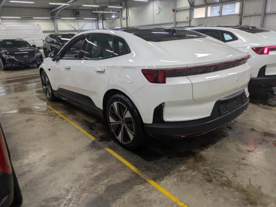 POLESTAR 4 2025