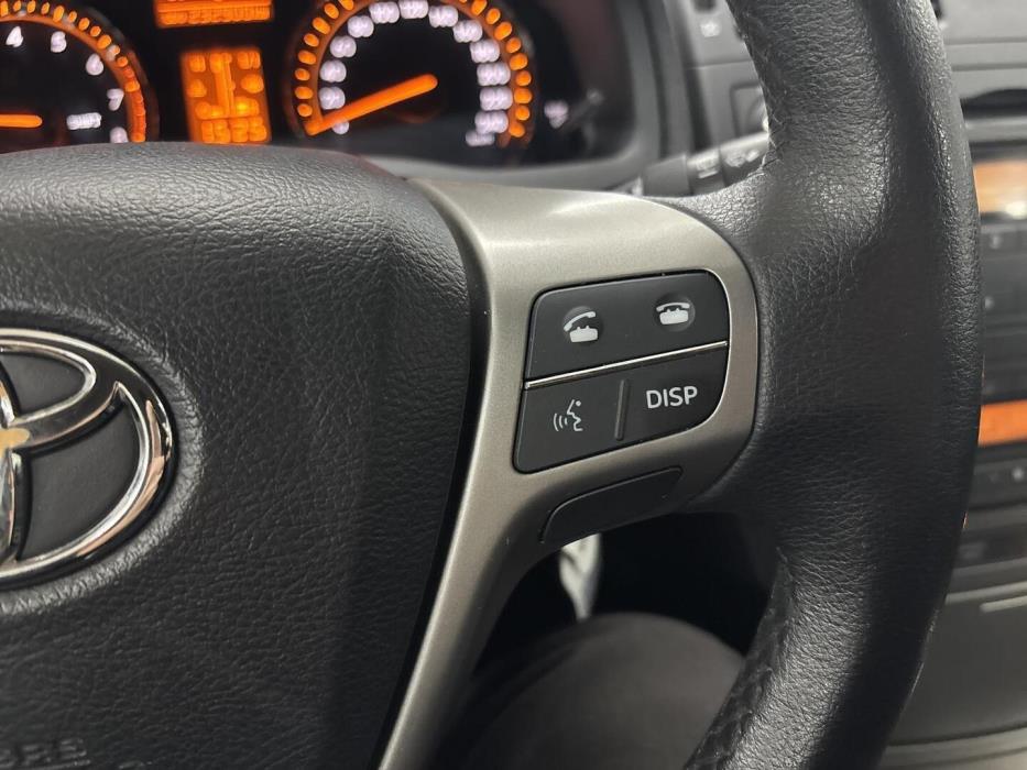 TOYOTA Avensis 2010