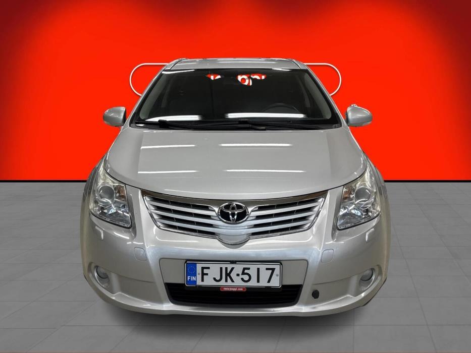TOYOTA Avensis 2010