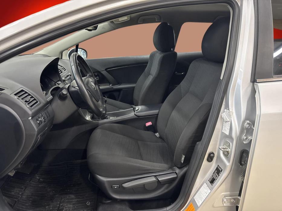TOYOTA Avensis 2010