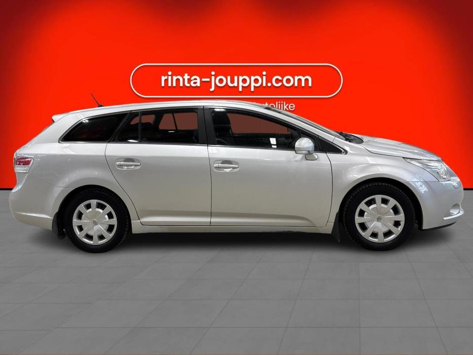 TOYOTA Avensis 2010