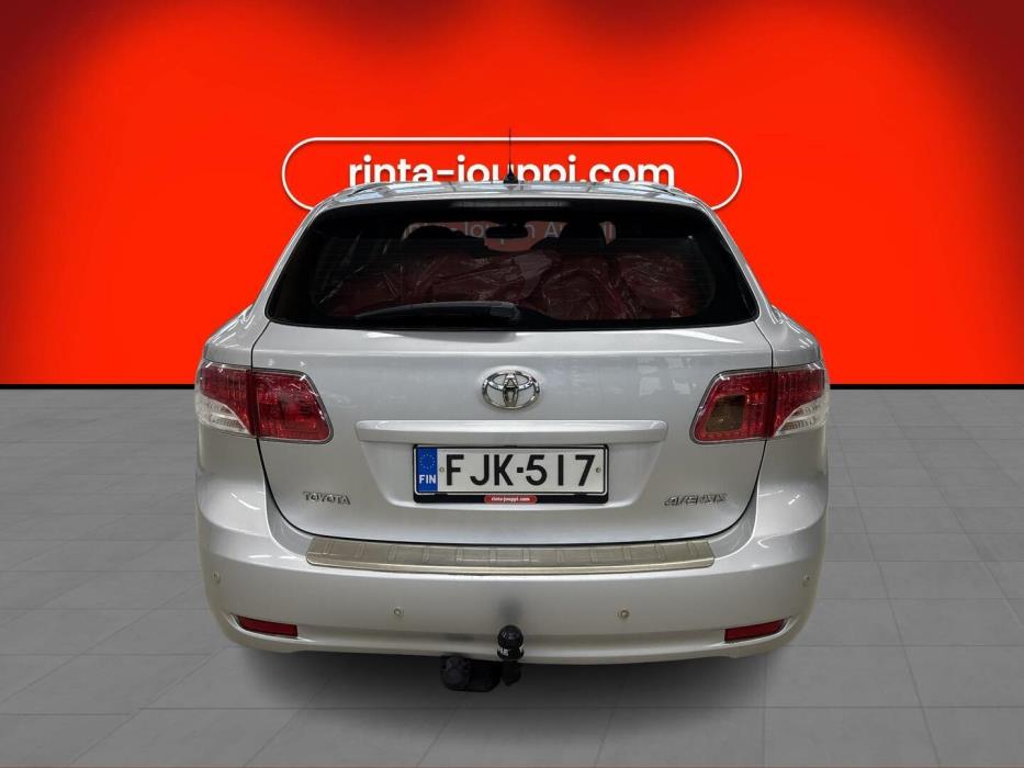TOYOTA Avensis 2010