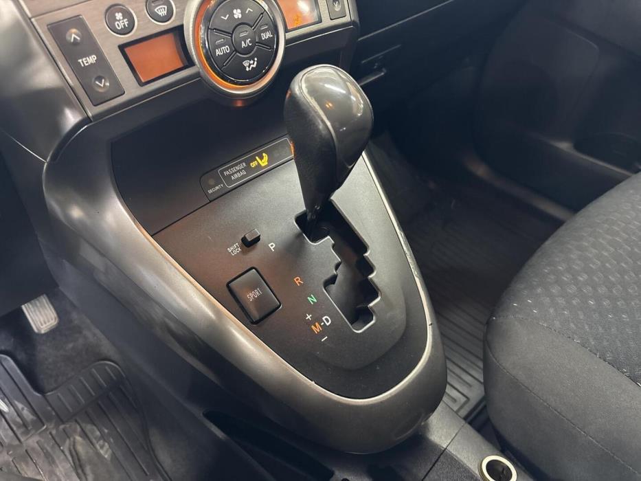 TOYOTA Verso 2010