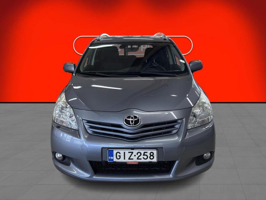 TOYOTA Verso 2010