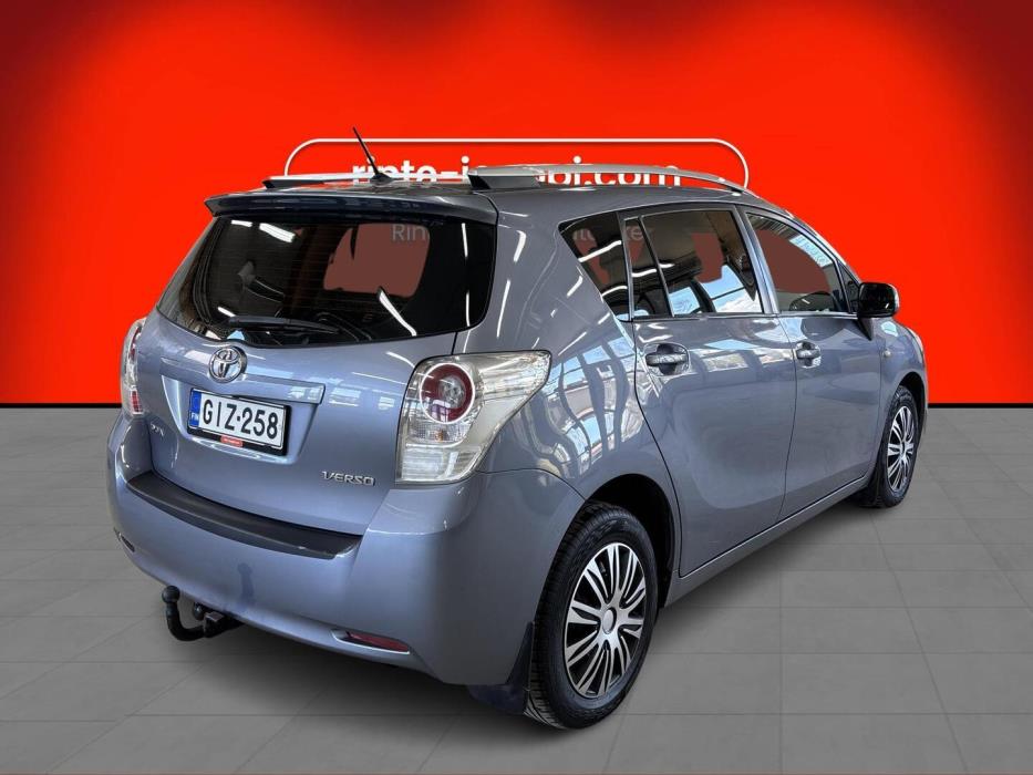 TOYOTA Verso 2010
