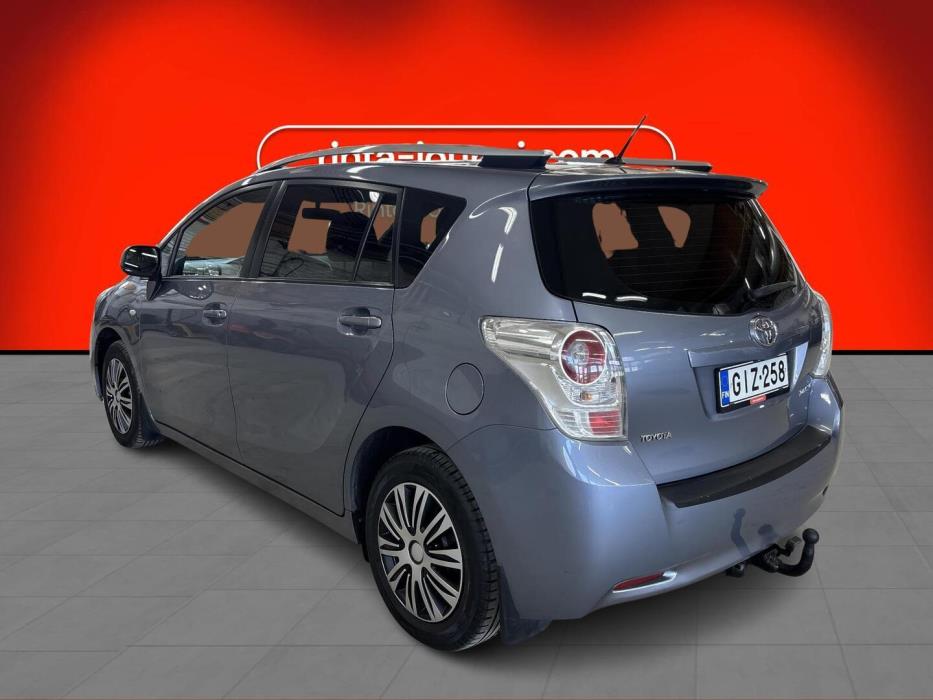 TOYOTA Verso 2010
