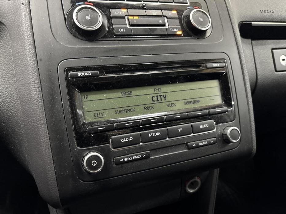 VOLKSWAGEN Touran 2011