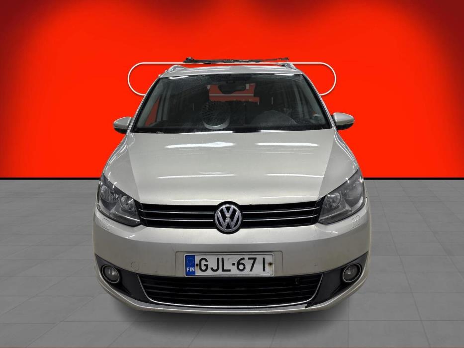 VOLKSWAGEN Touran 2011