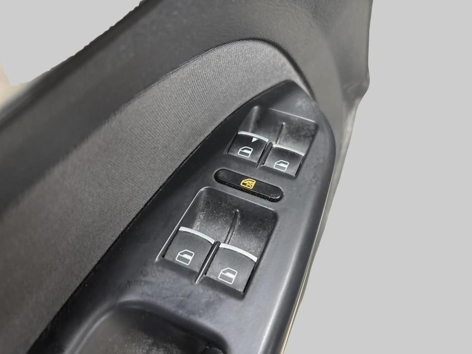 VOLKSWAGEN Touran 2011