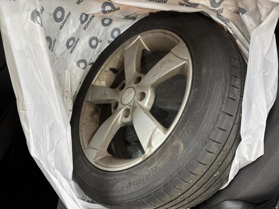 VOLKSWAGEN Touran 2011