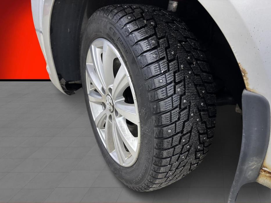 VOLKSWAGEN Touran 2011