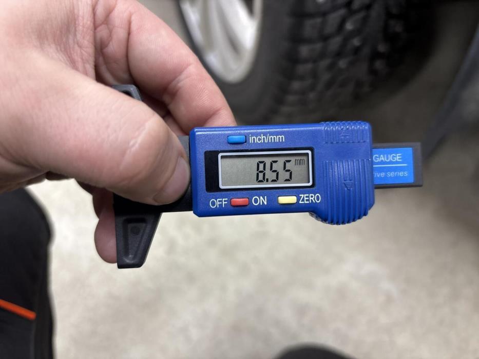 VOLKSWAGEN Touran 2011