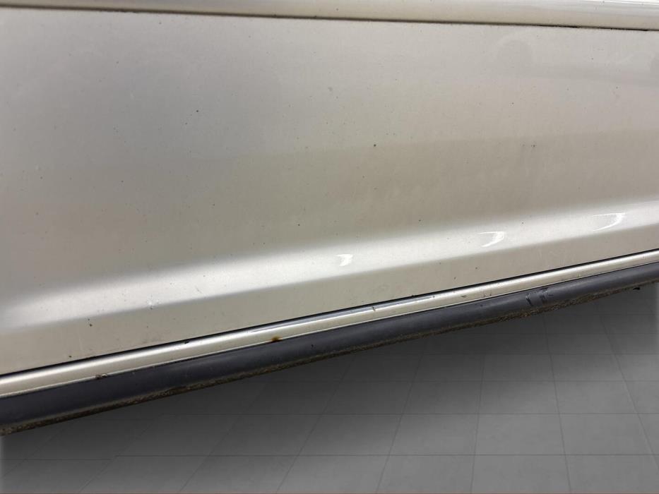 VOLKSWAGEN Touran 2011