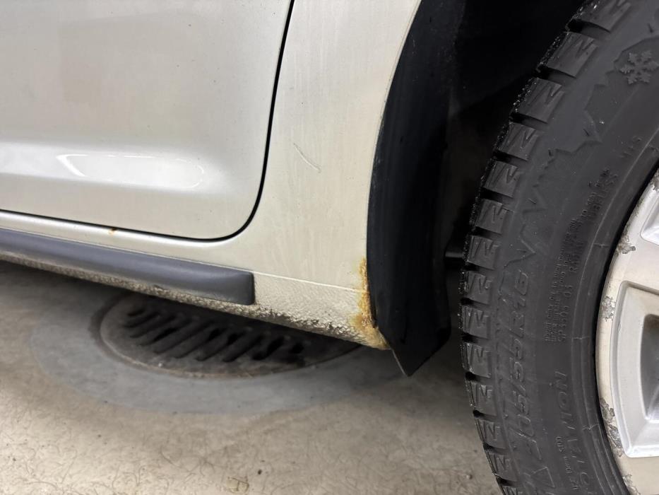 VOLKSWAGEN Touran 2011