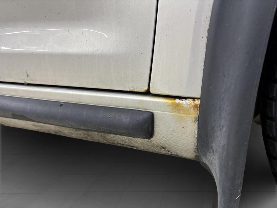 VOLKSWAGEN Touran 2011