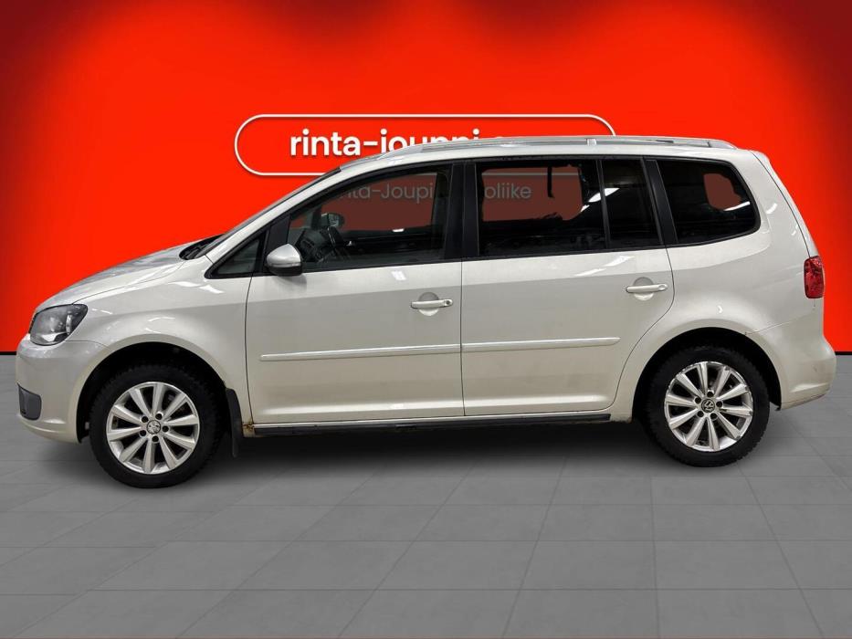 VOLKSWAGEN Touran 2011