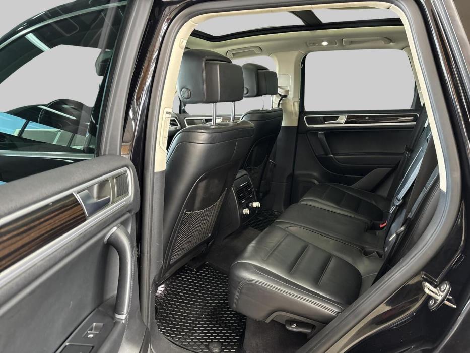 VOLKSWAGEN Touareg 2014