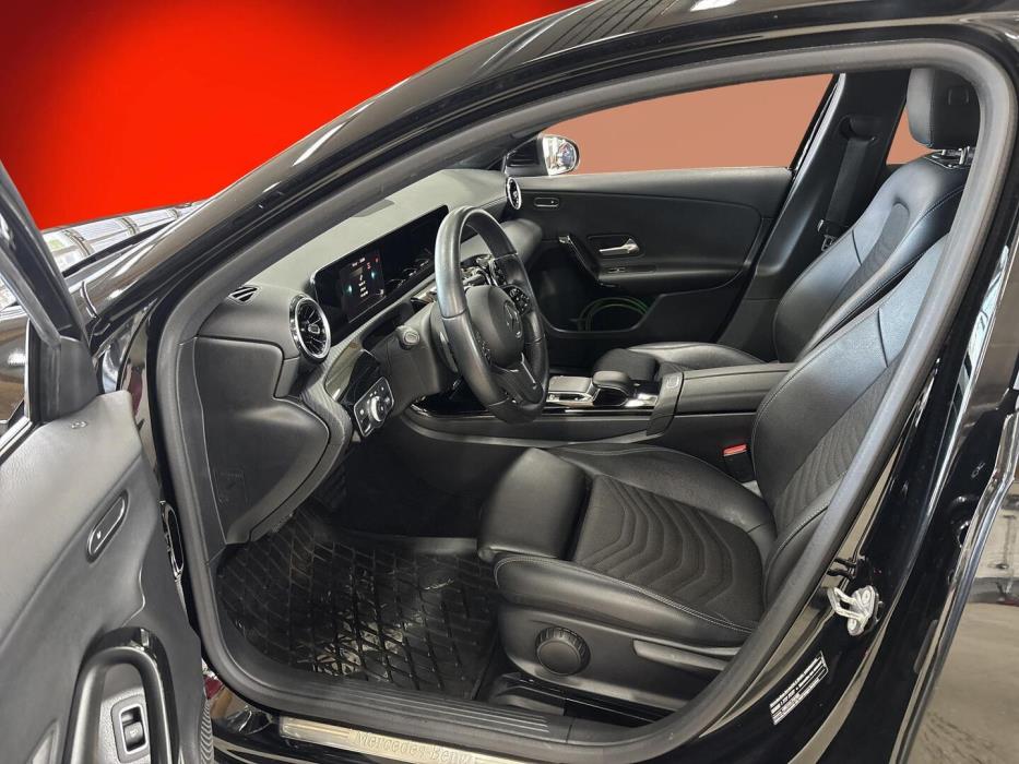 MERCEDES-BENZ A 2020
