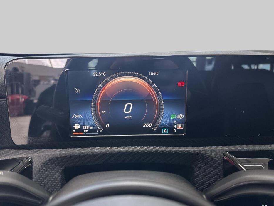 MERCEDES-BENZ A 2020