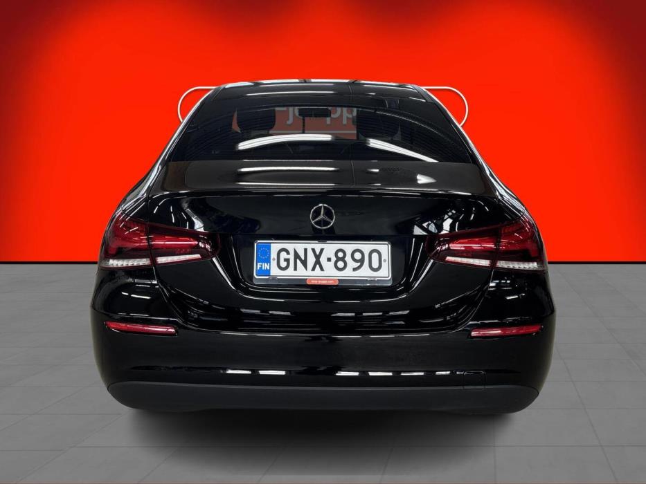 MERCEDES-BENZ A 2020