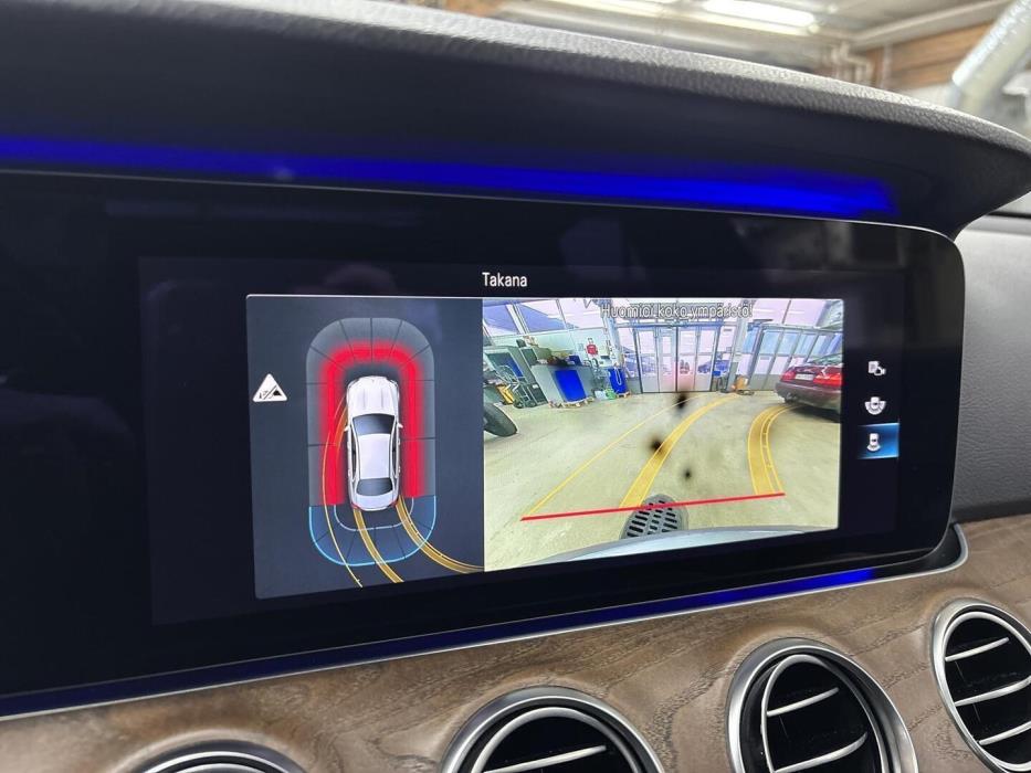 MERCEDES-BENZ E 2021