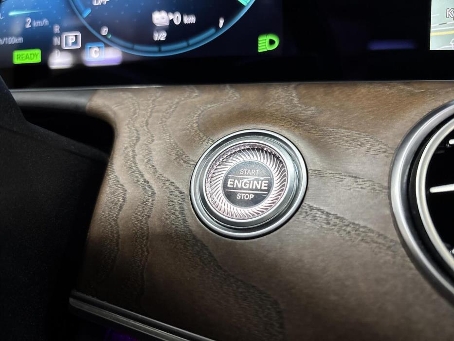 MERCEDES-BENZ E 2021