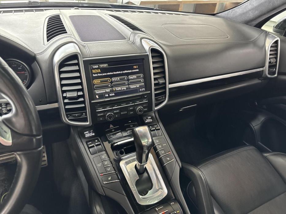 PORSCHE CAYENNE 2011