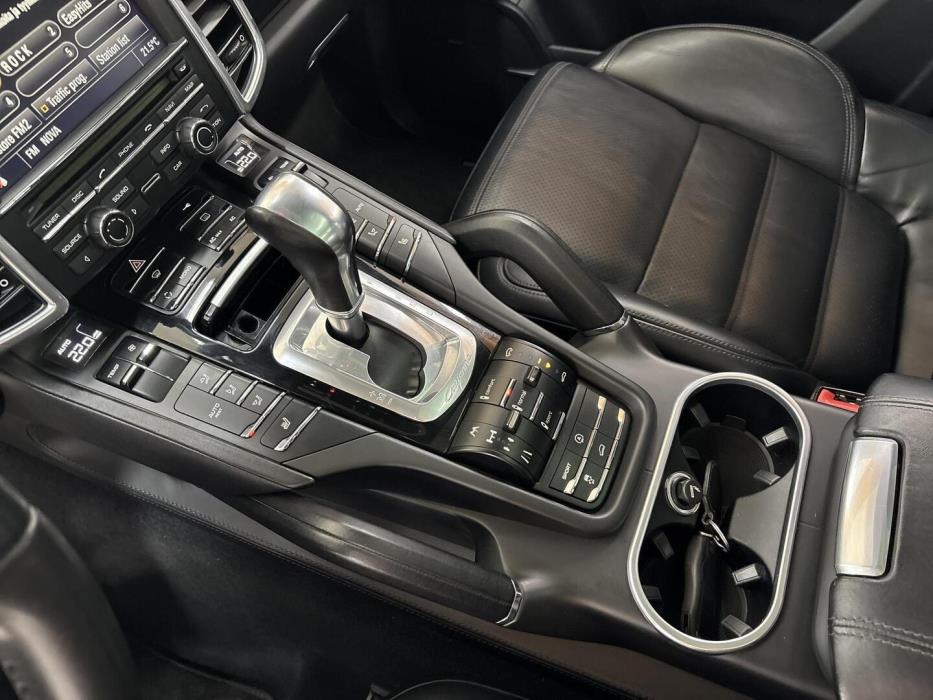 PORSCHE CAYENNE 2011