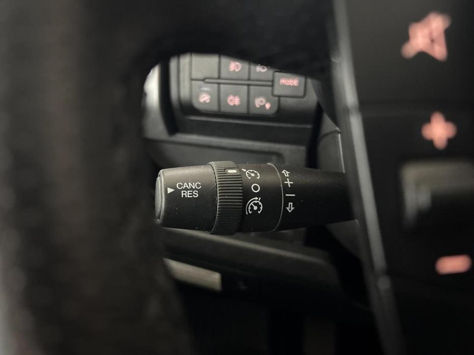 ROADCAR VAN R 601 2022