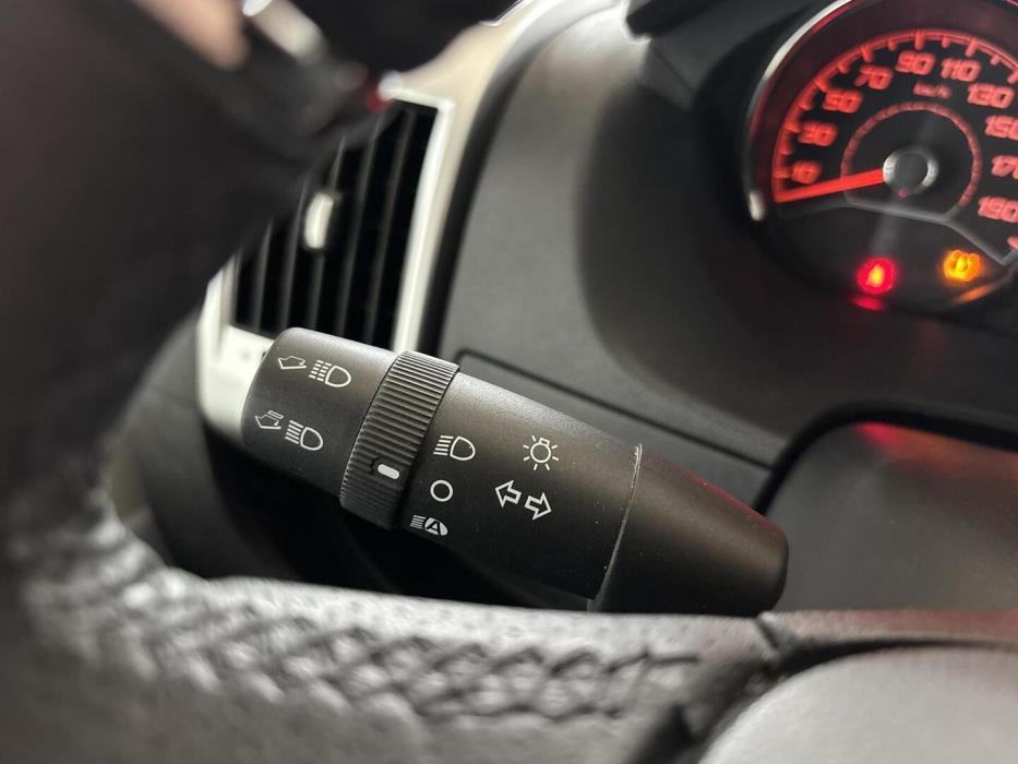 ROADCAR VAN R 601 2022