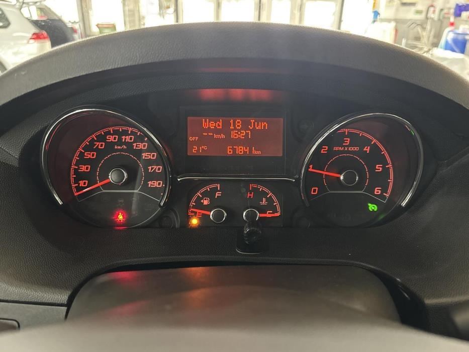 ROADCAR VAN R 601 2022