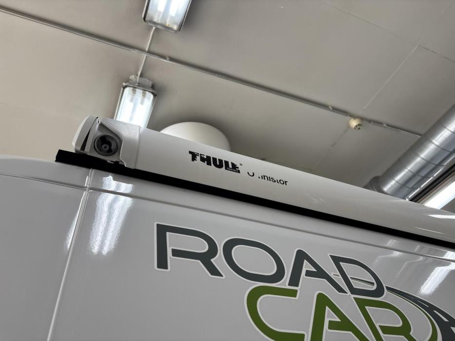 ROADCAR VAN R 601 2022