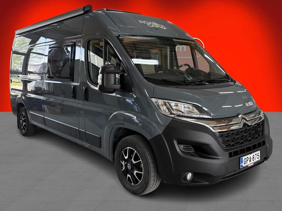 ROADCAR VAN R 601 2022