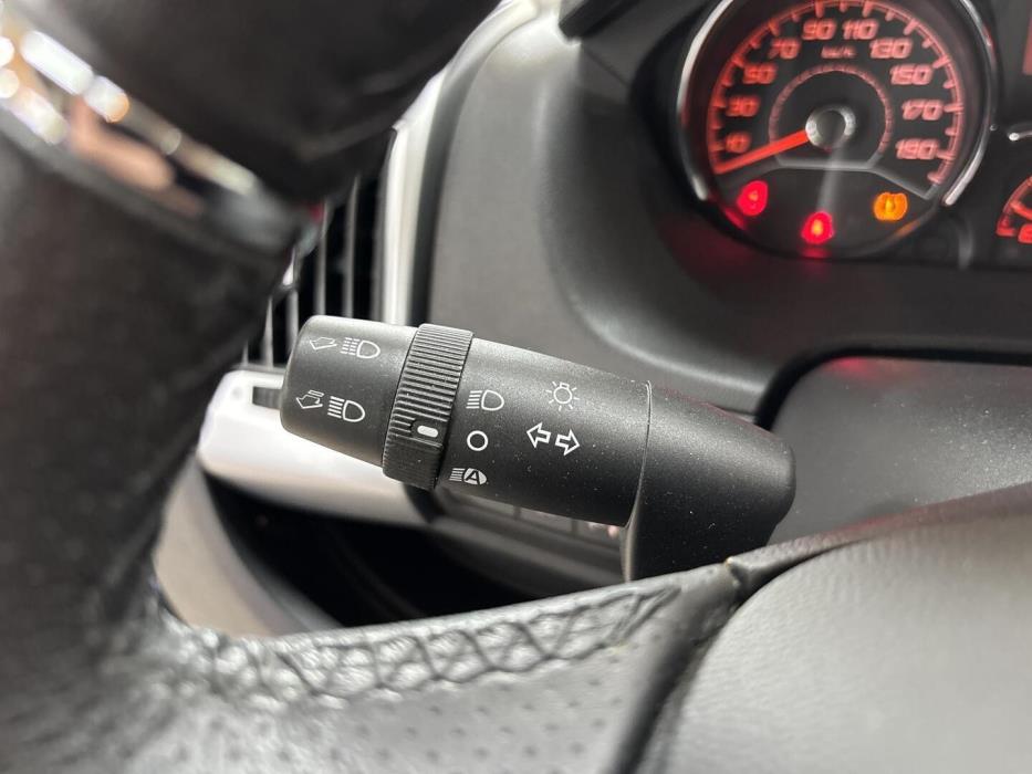 ROADCAR VAN R 601 2022