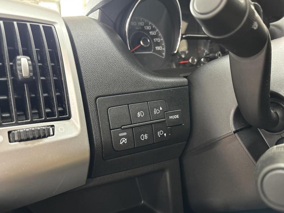 ROADCAR VAN R 601 2022