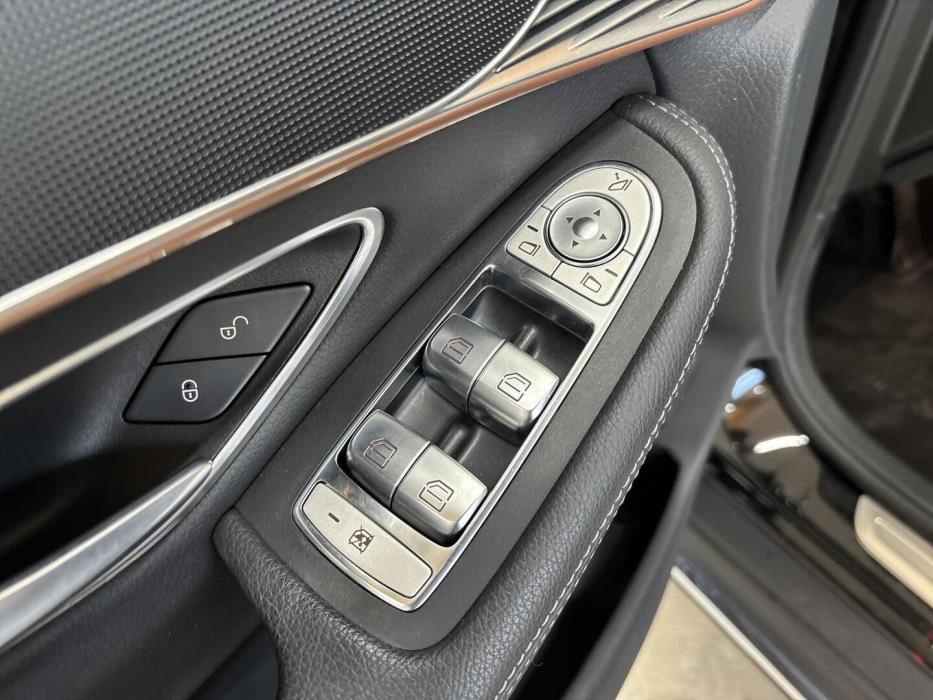 MERCEDES-BENZ EQC 2021