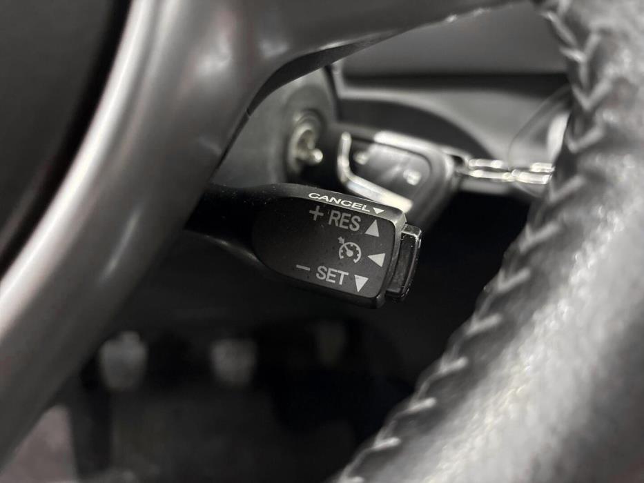 TOYOTA Yaris 2015
