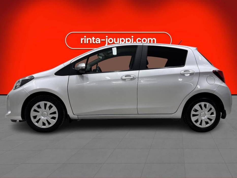 TOYOTA Yaris 2015