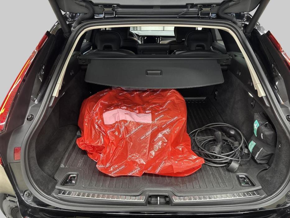 VOLVO V90 2022