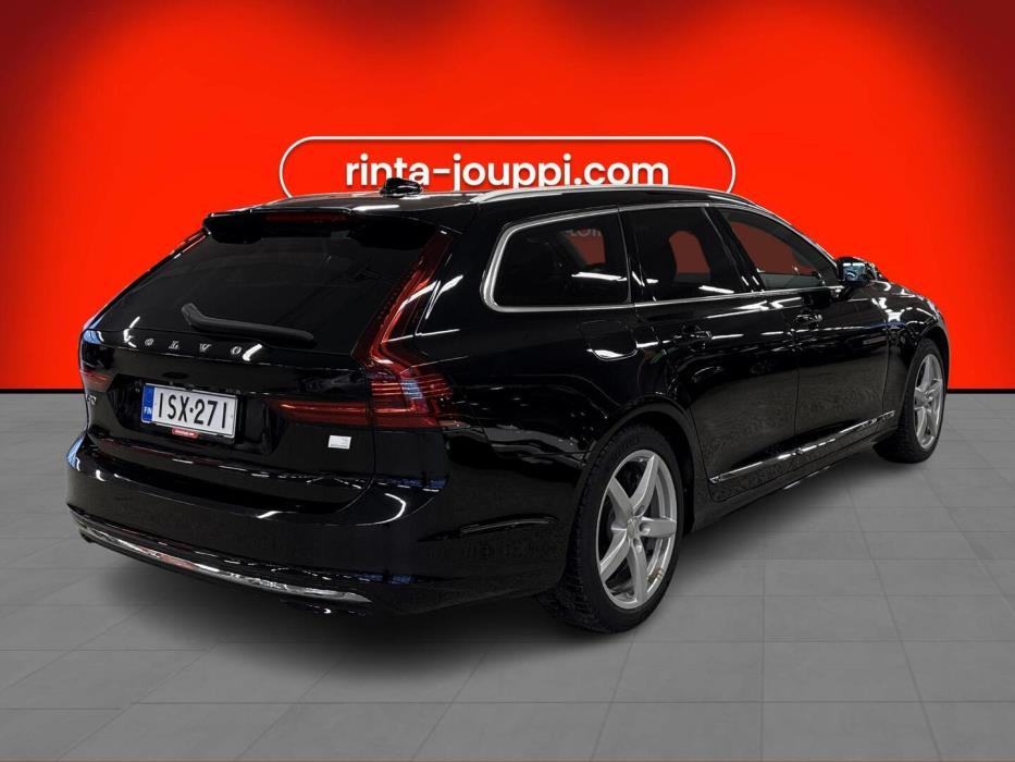 VOLVO V90 2022