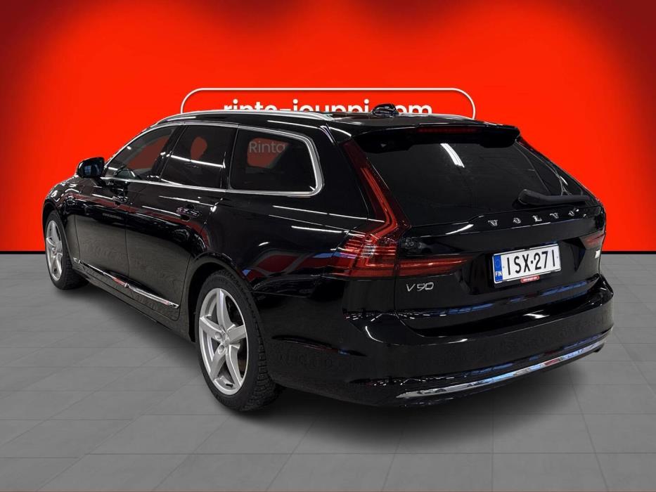 VOLVO V90 2022