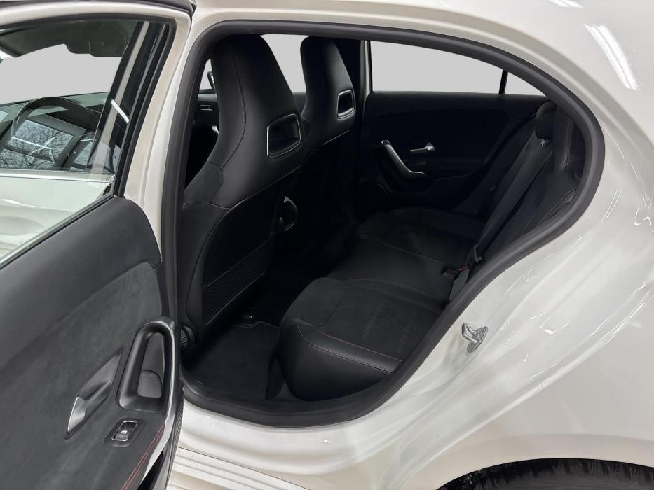 MERCEDES-BENZ A 2020