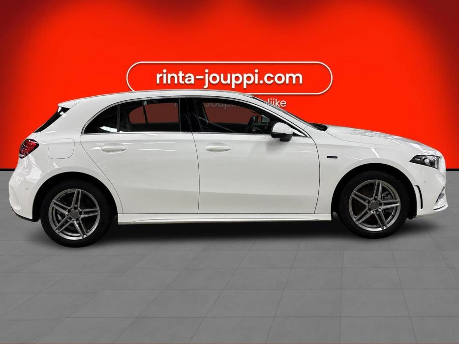 MERCEDES-BENZ A 2020