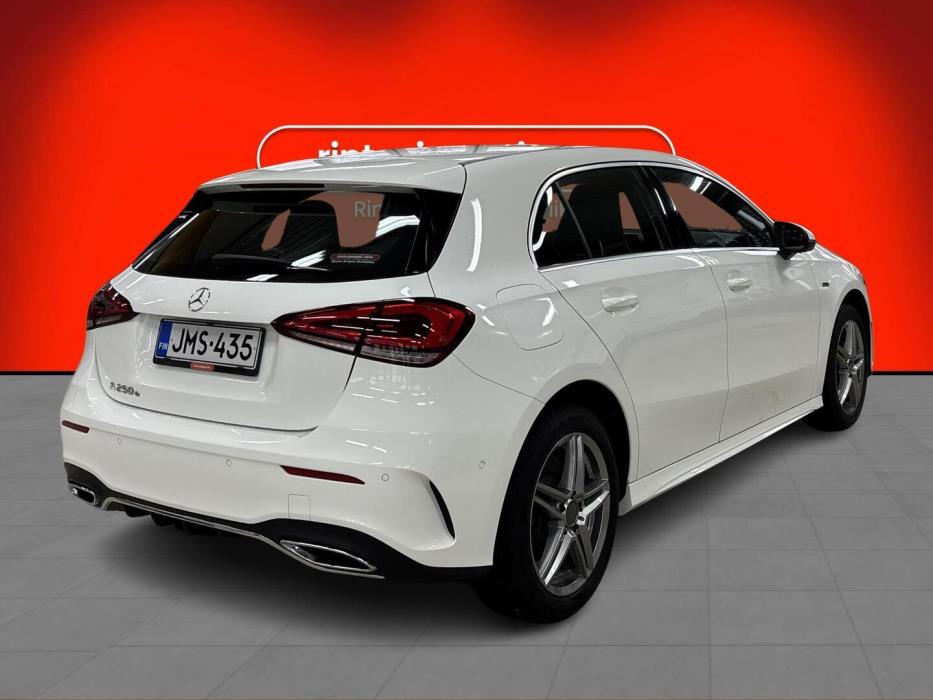 MERCEDES-BENZ A 2020